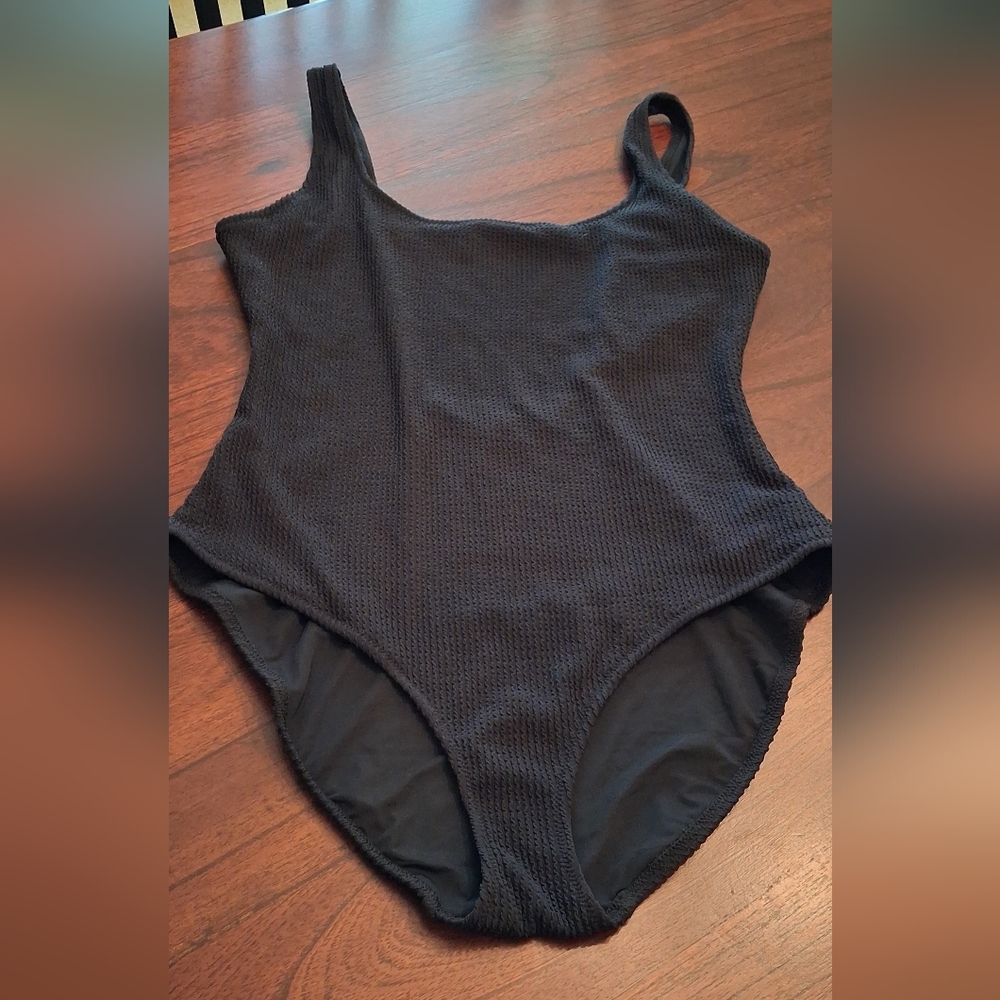 NWT Aerie Black Ribbed Full Coverage One Piece Swimsuit UPF 50